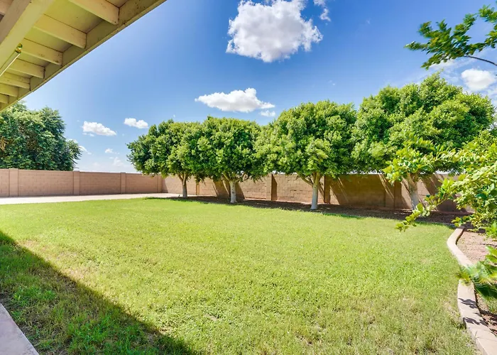 Family W/ Covered Patio + Grill! Yuma